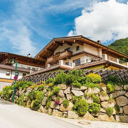 Haus Sabrina - Ferienwohnungen Saalbach-Hinterglemm Extérieur photo