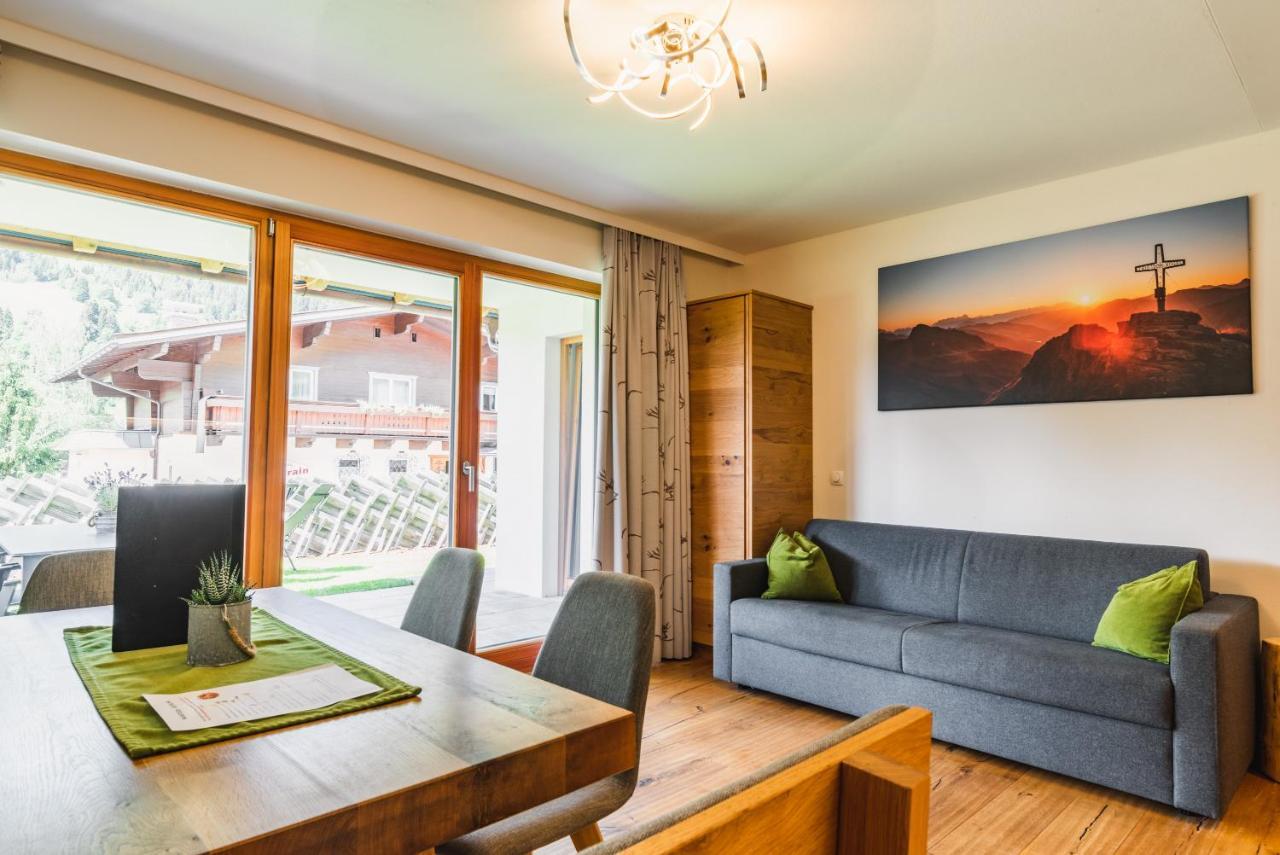 Haus Sabrina - Ferienwohnungen Saalbach-Hinterglemm Extérieur photo