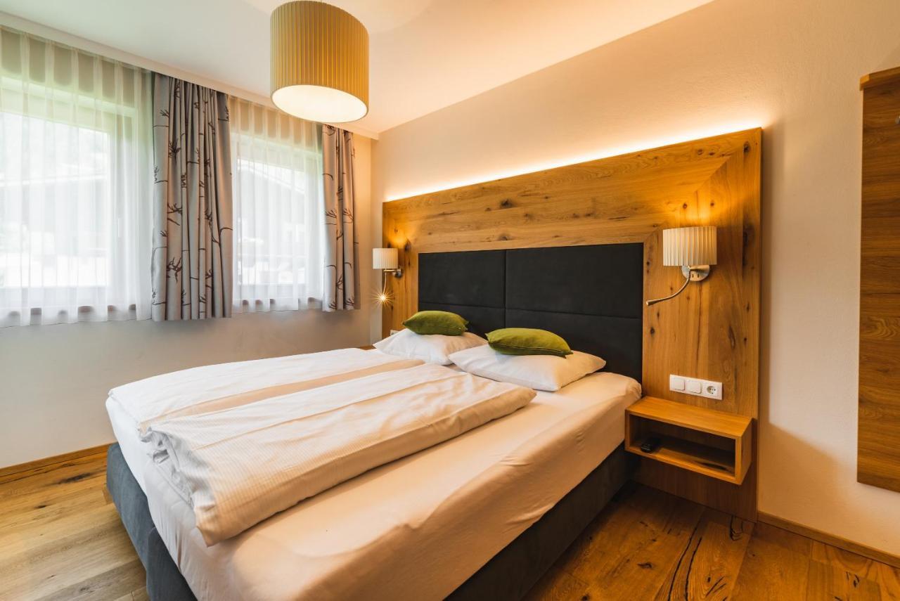 Haus Sabrina - Ferienwohnungen Saalbach-Hinterglemm Extérieur photo