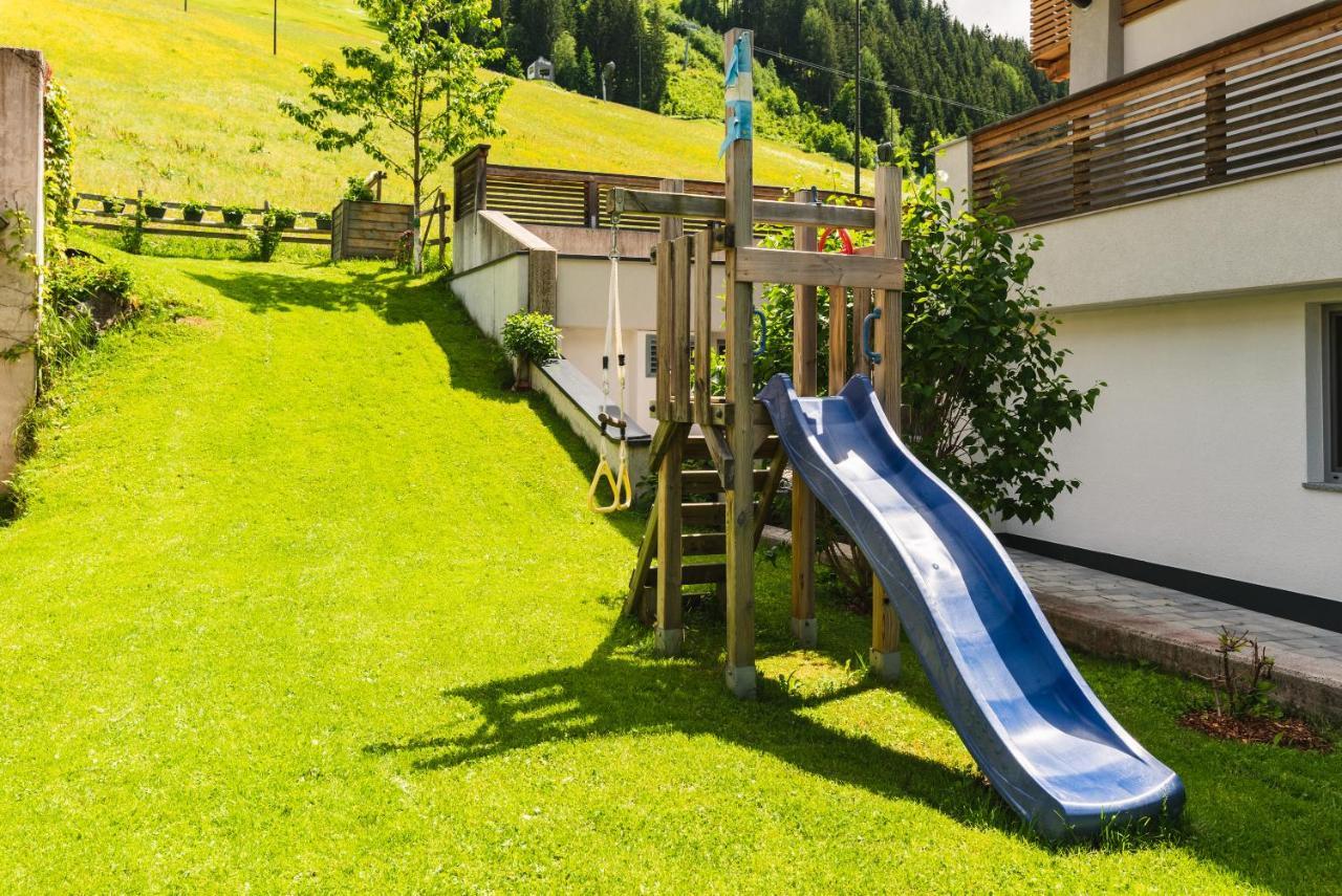 Haus Sabrina - Ferienwohnungen Saalbach-Hinterglemm Extérieur photo